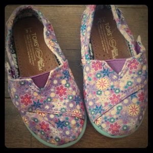 Disney It's a Small World Toms